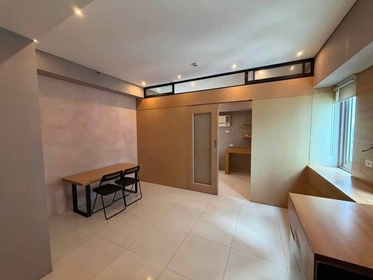 SPACIOUS 1-BEDROOM FOR RENT - photo 1