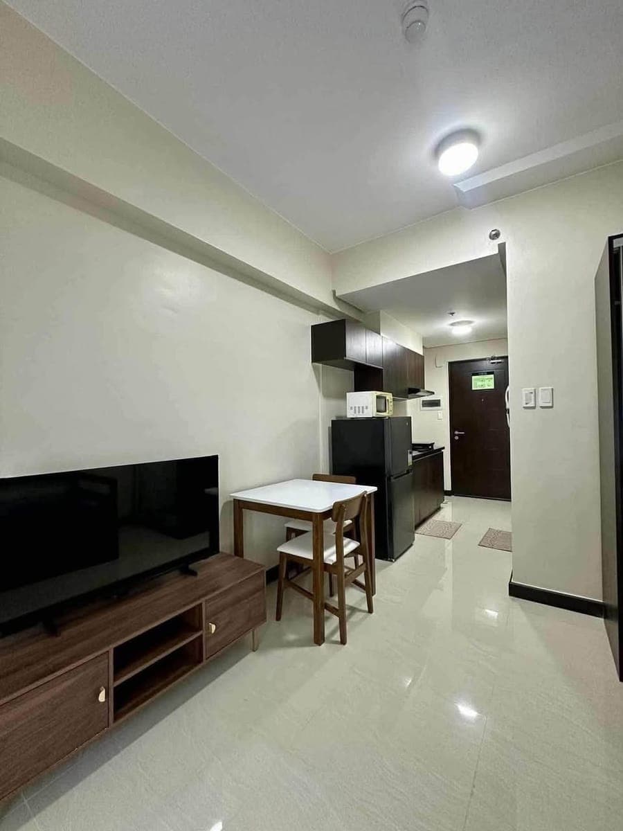 RUSH CONDO FOR RENT – Aurora Escalades, Cubao - photo 1