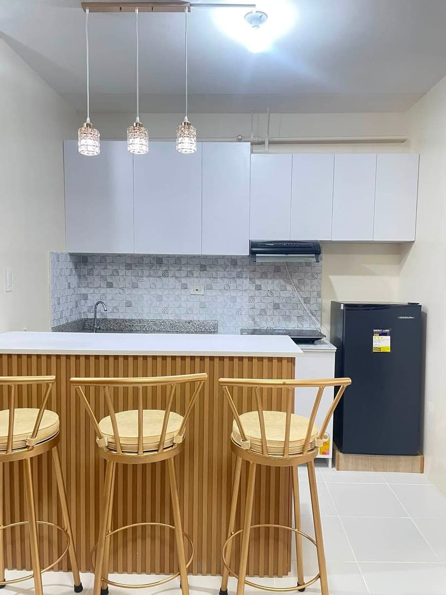 3 Bedrooms Fully Furnished with Parking Availlable for Rent PM po sa mga interested - photo 3