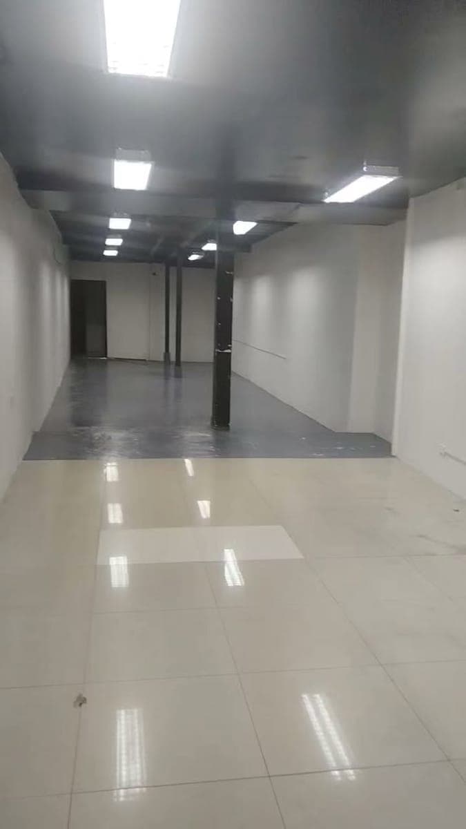 Commercial for rent - photo 1