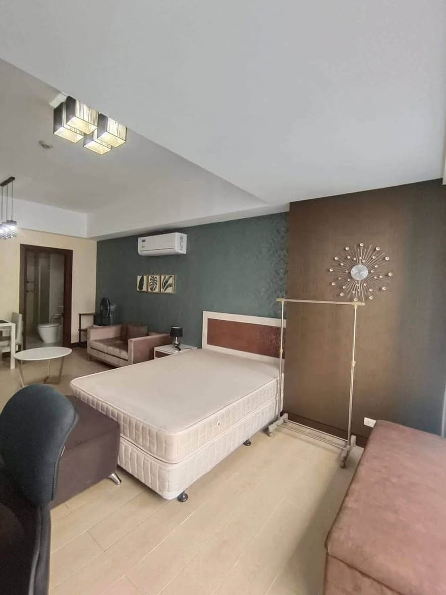 ₱30K MONTHLY | FULLY FURNISHED STUDIO UNIT AT TWO CENTRAL MAKATI‼️ - photo 3