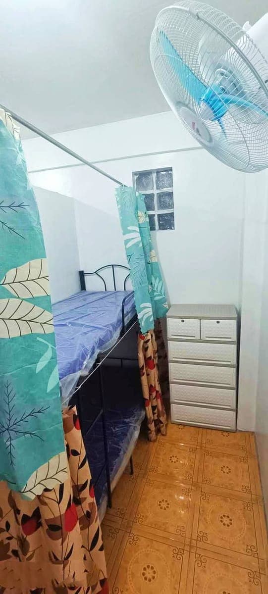 📣FEMALE BEDSPACE AVAILABLE - photo 2