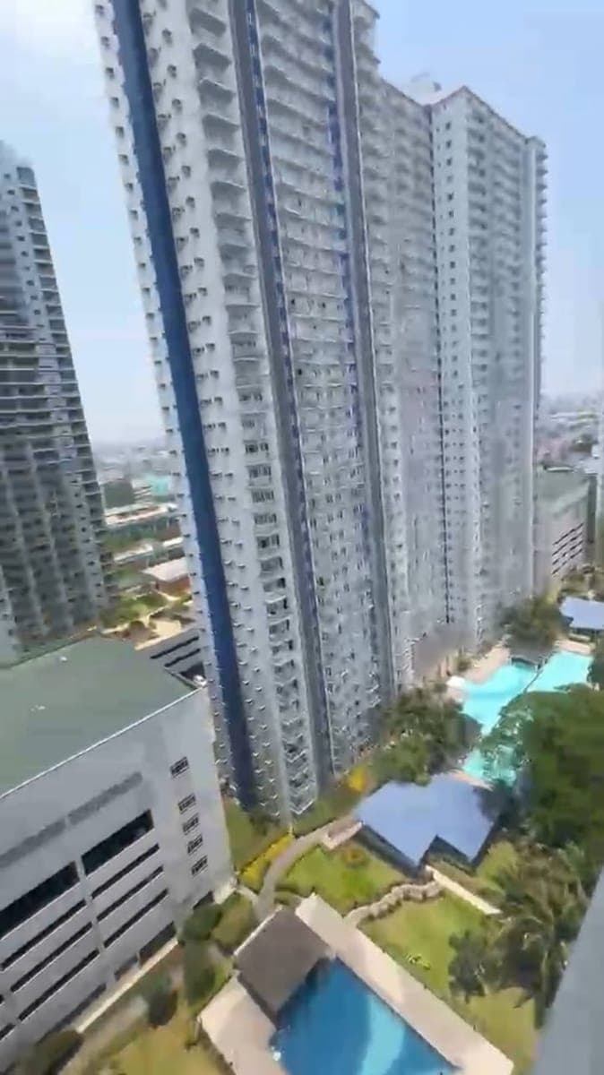 1BR Condo fir Rent at Grass Residence Tower 3 - Just Step away from SM North EDSA - photo 4