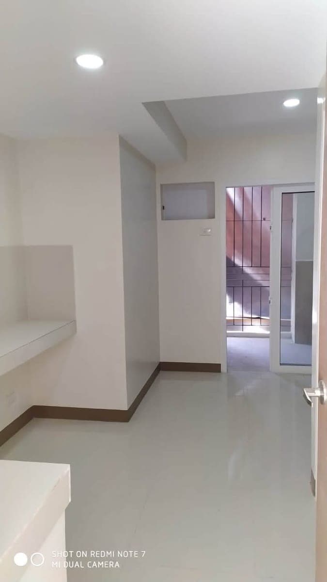 Studio apartment units with own CR, Sink, Laundry rooms for rent at Cubao - photo 3