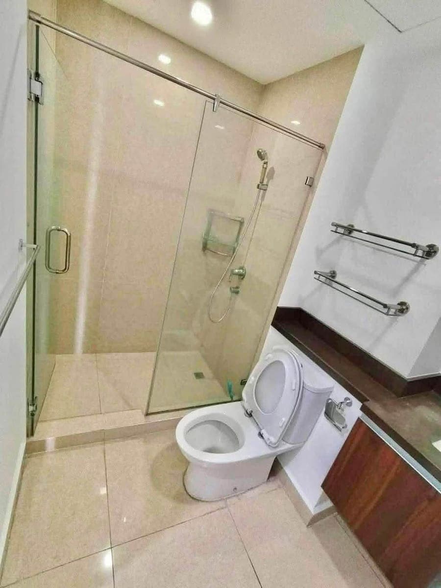 35K MONTHLY‼️SPACIOUS STUDIO UNIT WITH BALCONY AT SHANG SALCEDO PLACE - photo 5