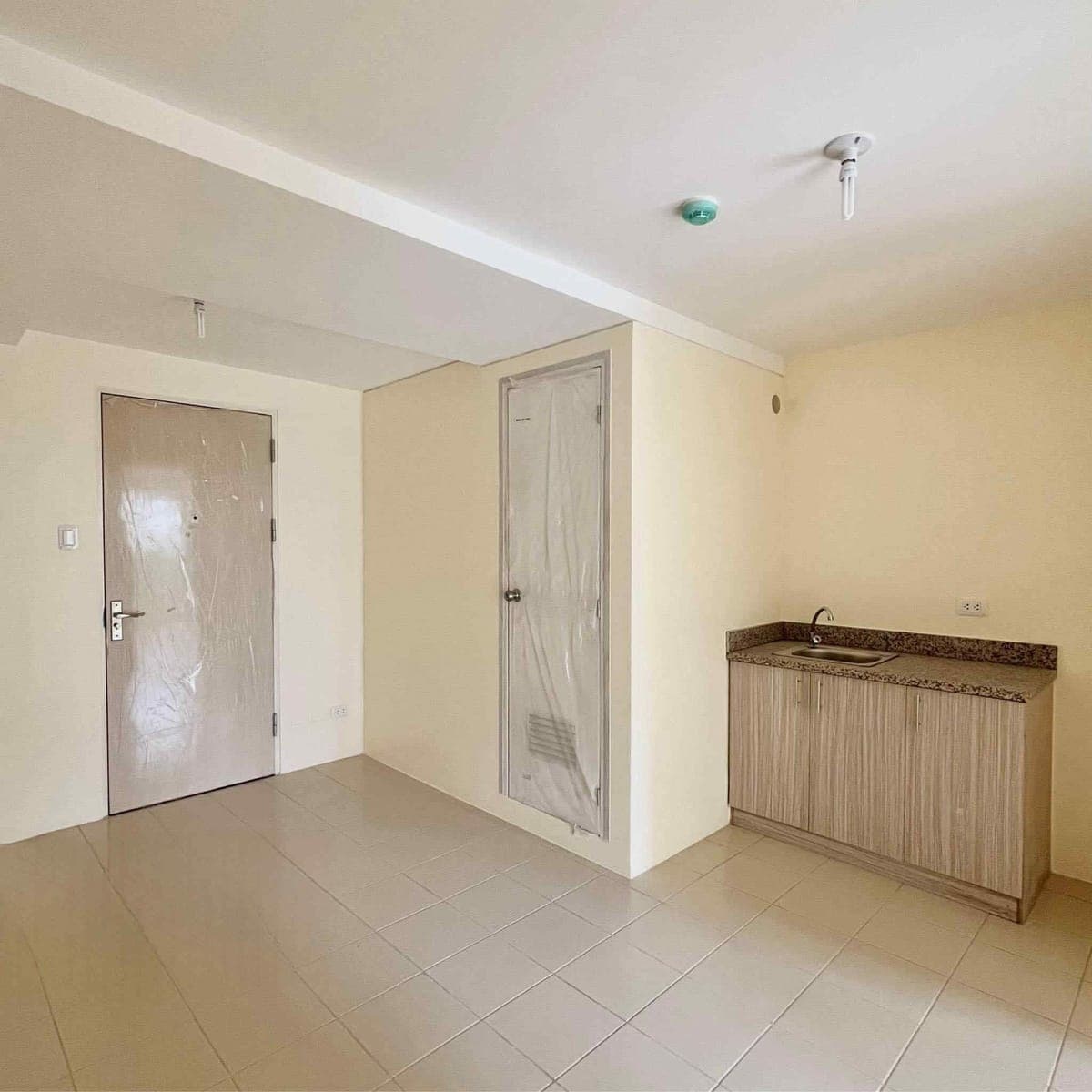 nag hahanap kaba ng condo . located urban deca ortigas extension - photo 1