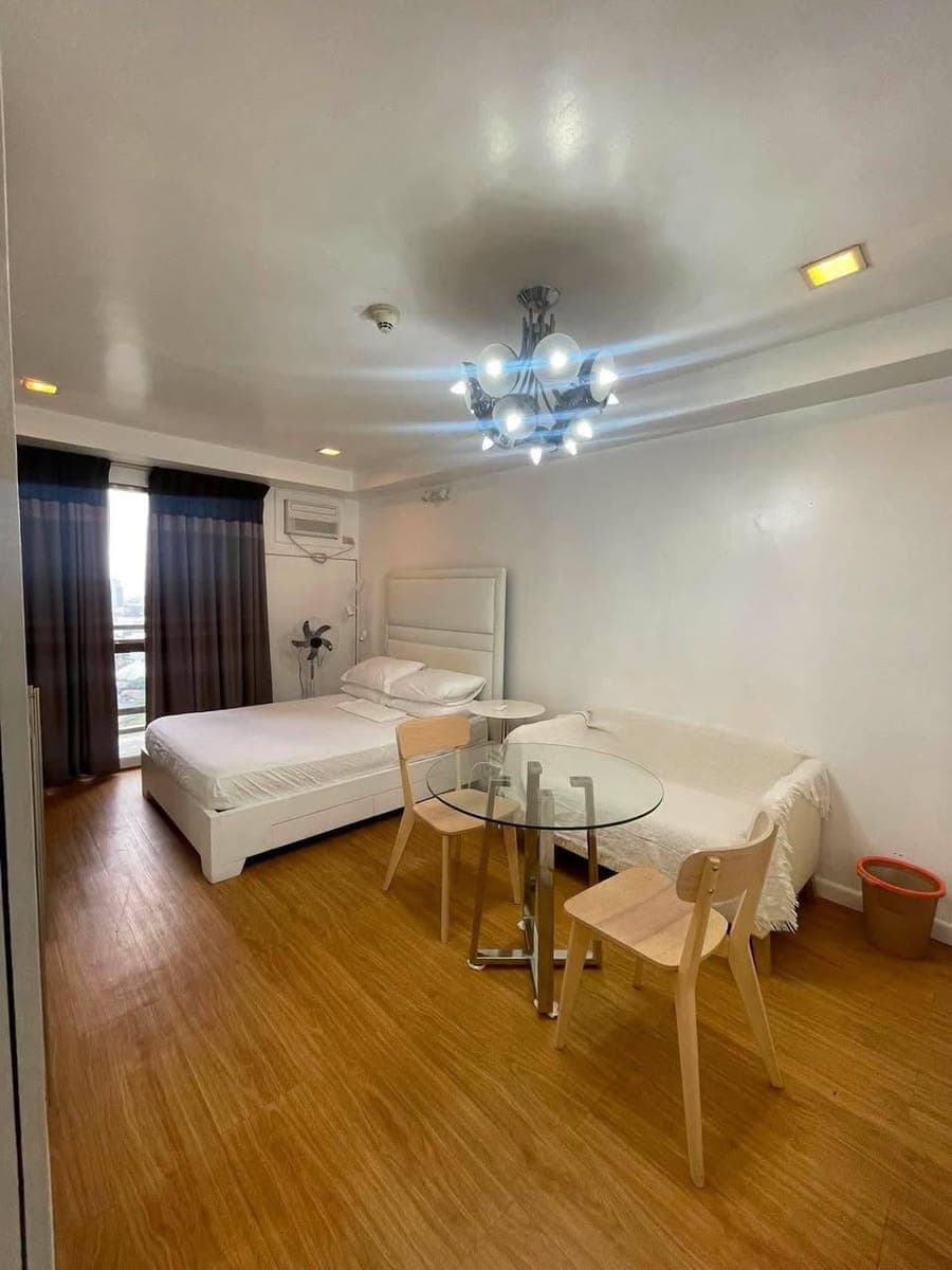 Studio pet friendly at Grand Soho salcedo makati for rent lease - photo 3