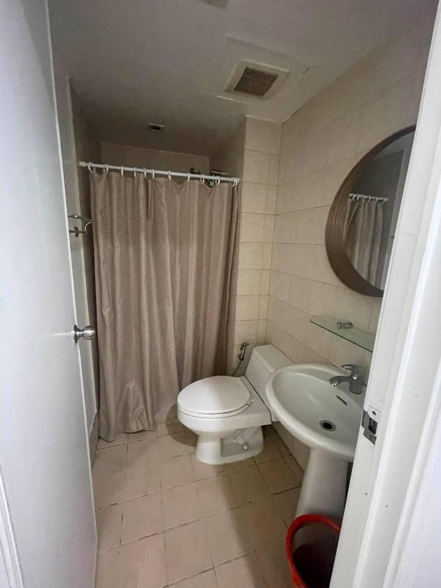 Studio pet friendly at Grand Soho salcedo makati for rent lease - photo 4