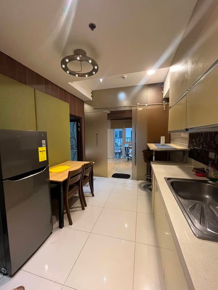 FOR RENT: 1BR Condo Unit w/ Balcony - photo 3
