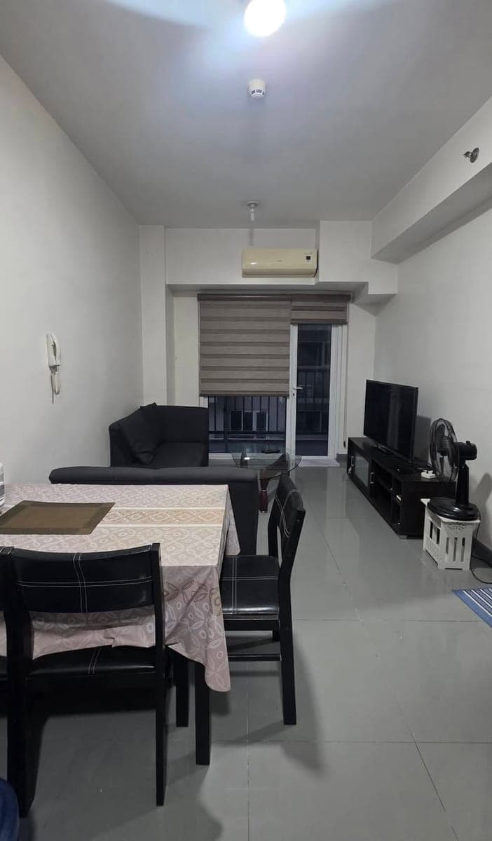 FOR RENT: 1BR Condo Unit w/ Balcony - photo 2