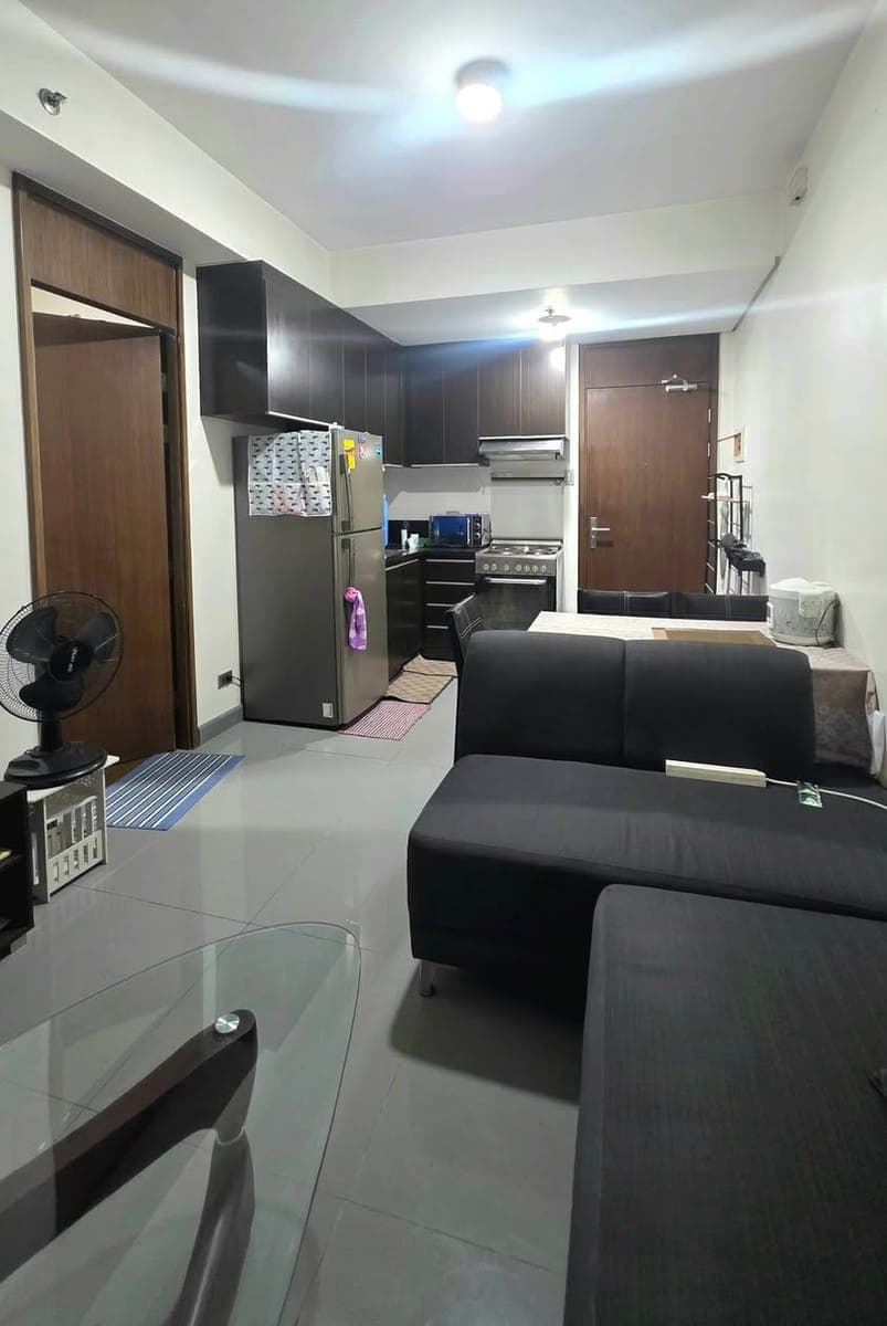FOR RENT: 1BR Condo Unit w/ Balcony - photo 3