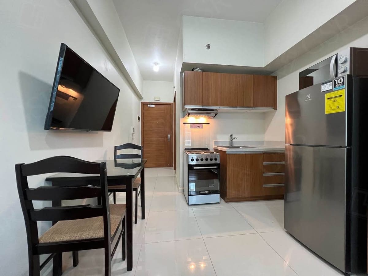 🏢 FULLY FURNISHED STUDIO UNIT FOR LEASE - photo 1