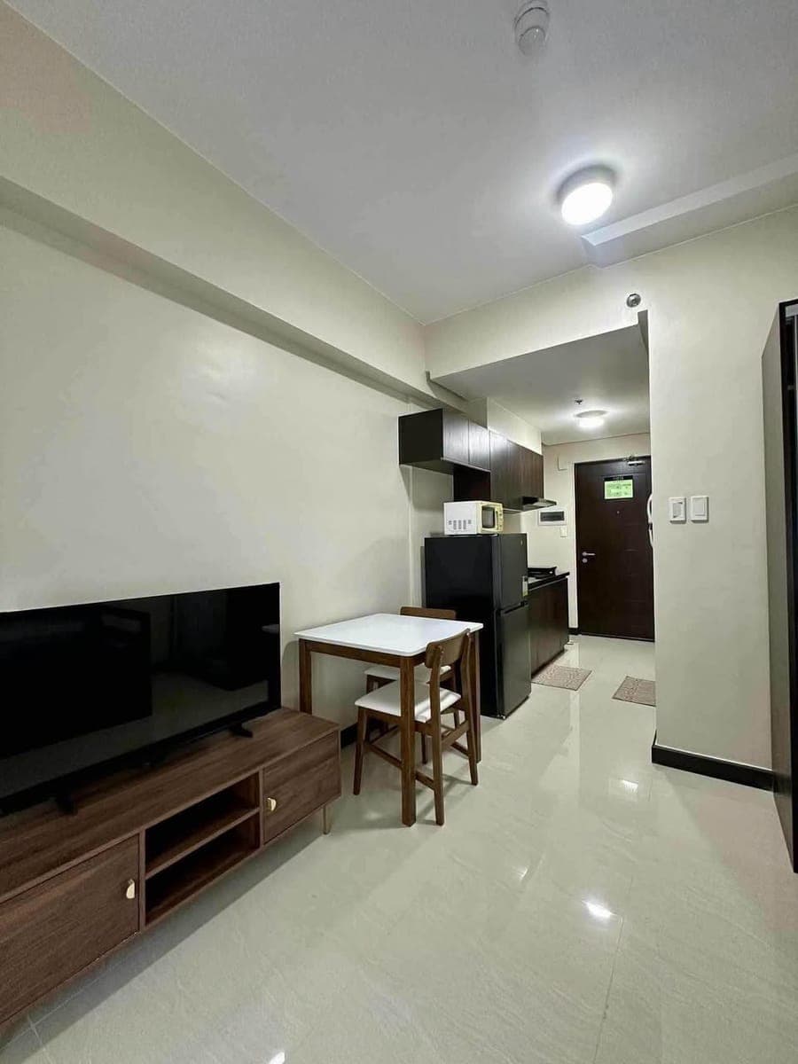 RUSH CONDO FOR RENT – Aurora Escalades, Cubao - photo 1