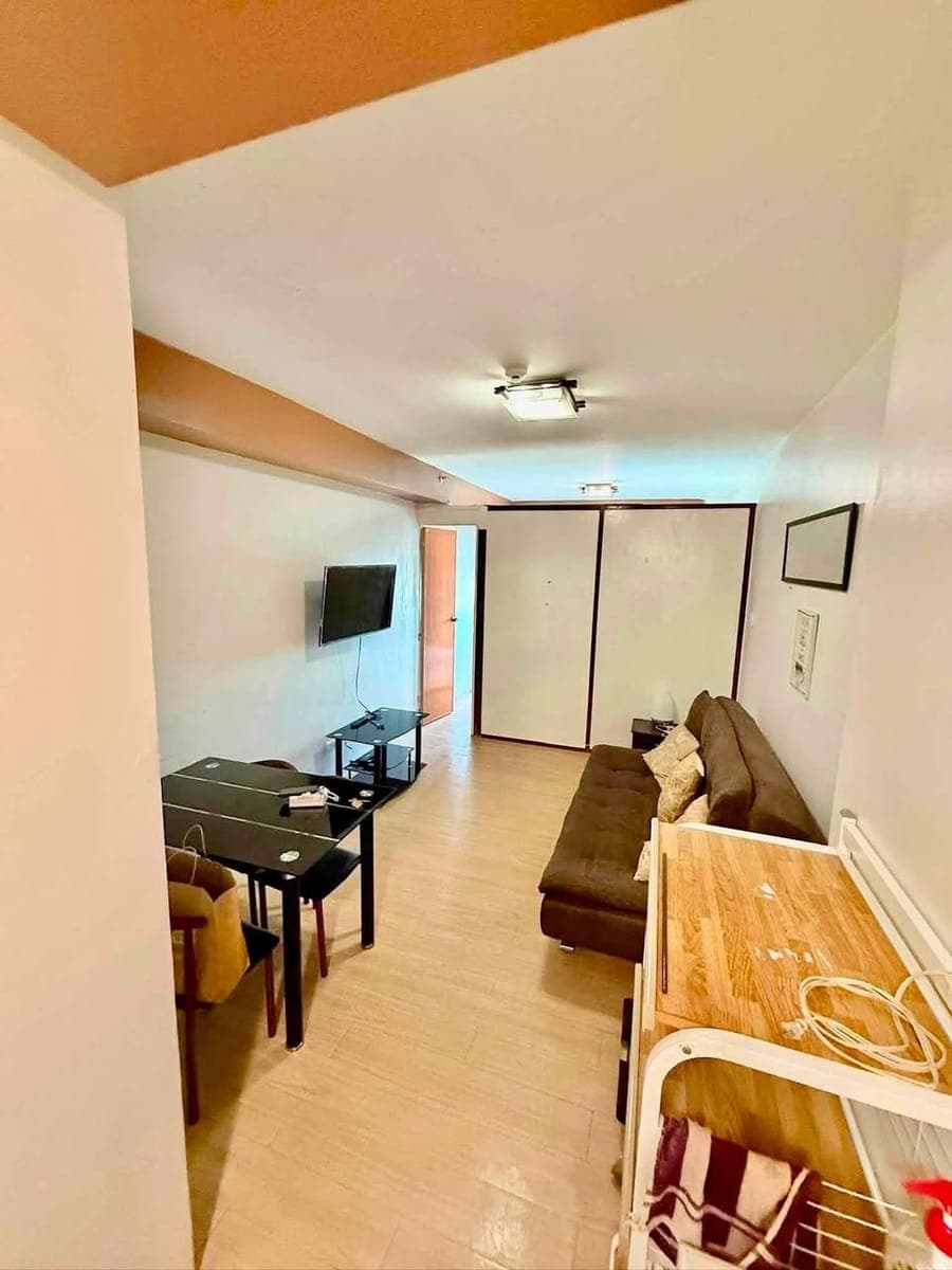 30sqm Studio w/ Parition | Available for long term RENT - photo 1