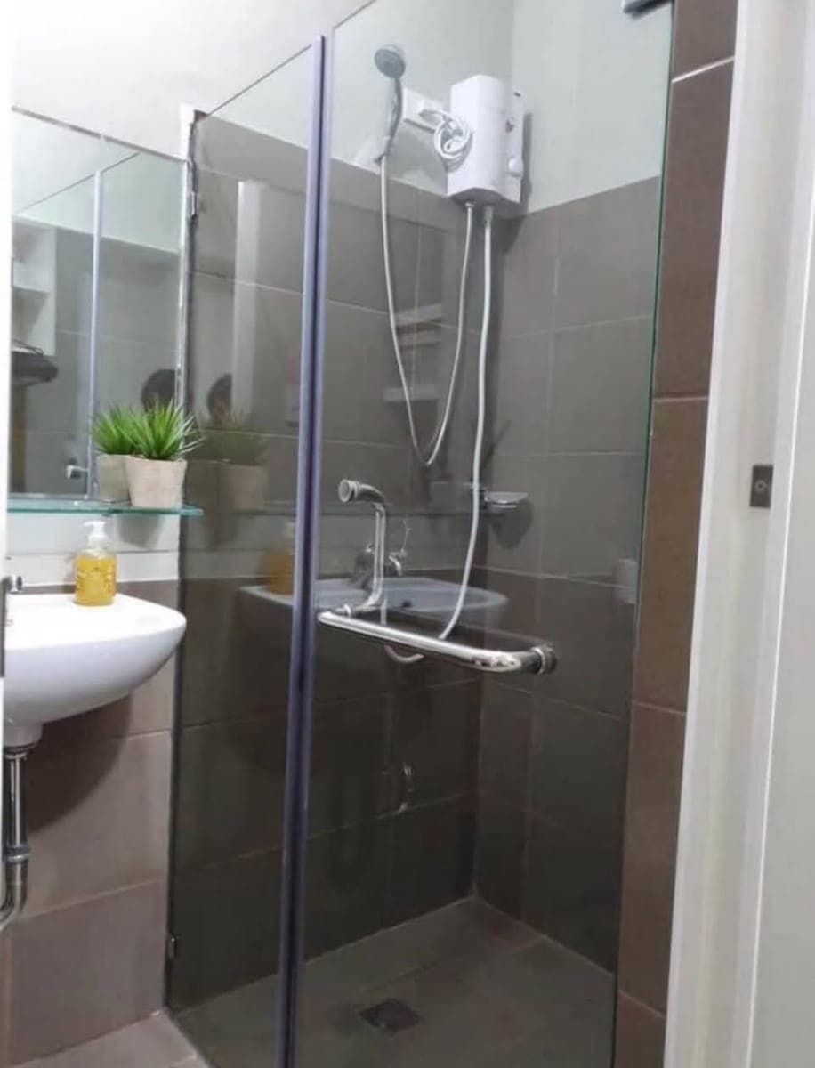 **CONDO IN KATIPUNAN FOR RENT** - photo 4
