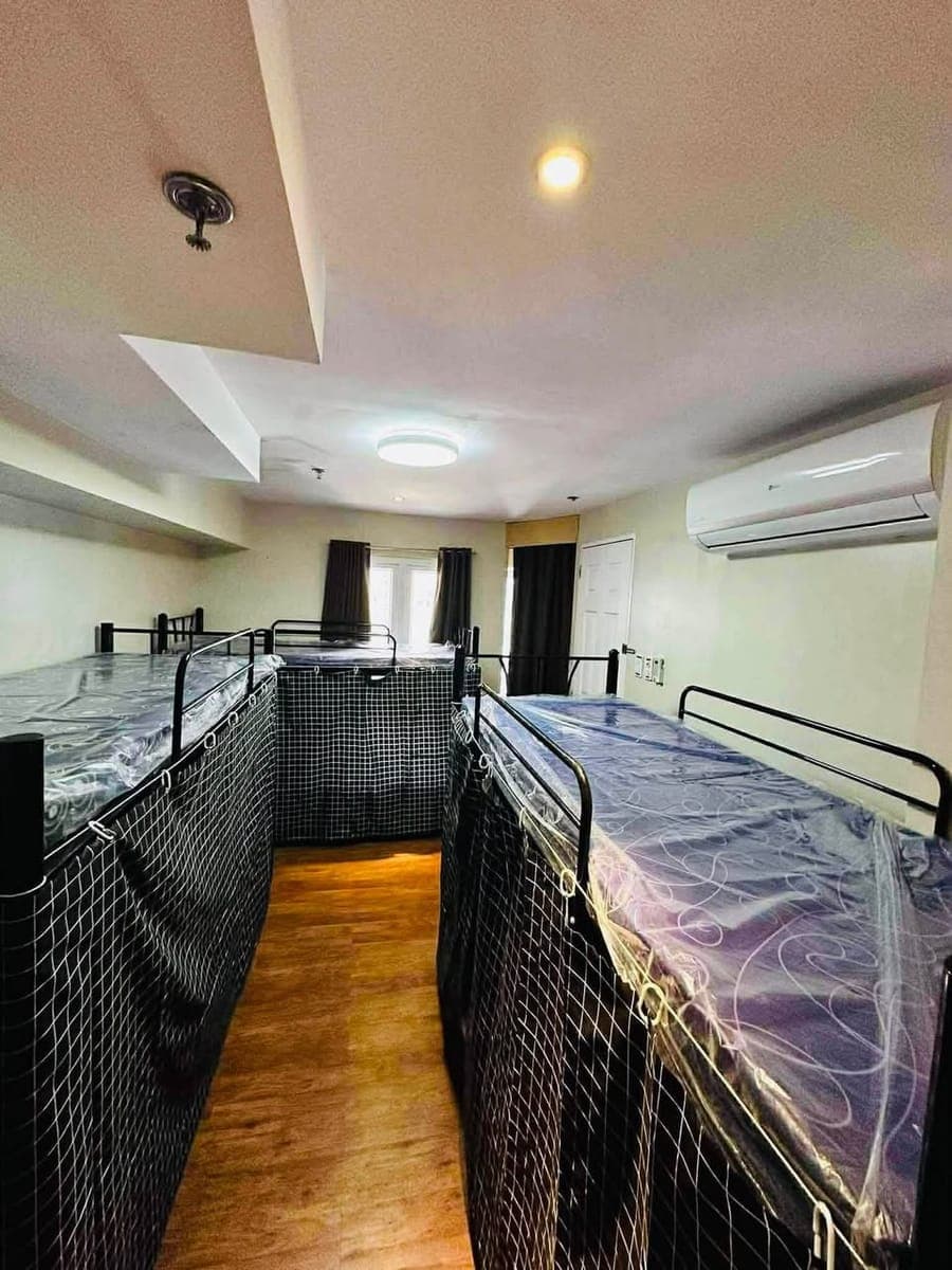 ₱5k ONLY | MALE CONDO SHARING, VICTORIA DE MAKATI, SEMI FURNISHED 2 STOREY UNIT - photo 4