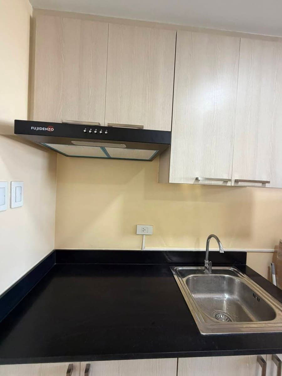Vista Pointe Studio for rent available viewing Thurs and Friday. Fully Furnished. Direct Owner. 1st Tenant. - photo 1