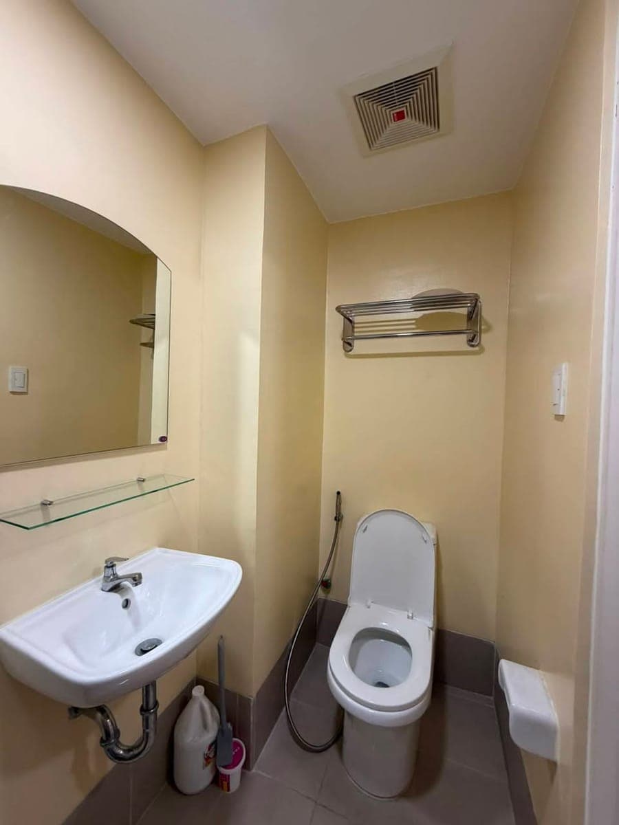 Vista Pointe Studio for rent available viewing Thurs and Friday. Fully Furnished. Direct Owner. 1st Tenant. - photo 3