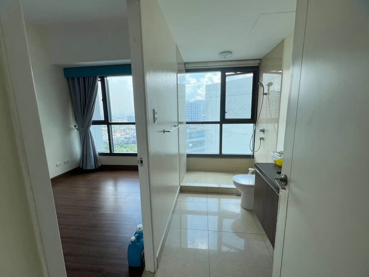 For Lease: - photo 2