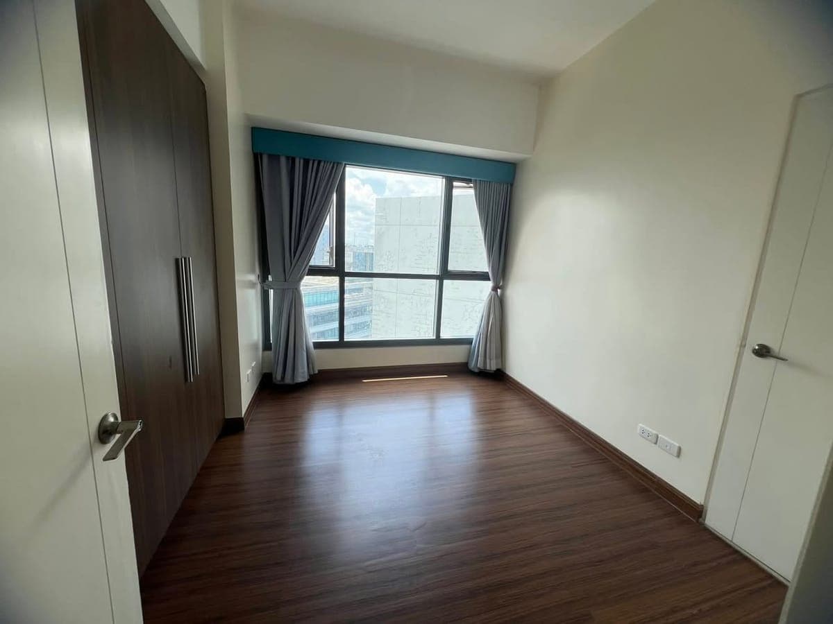 For Lease: - photo 3
