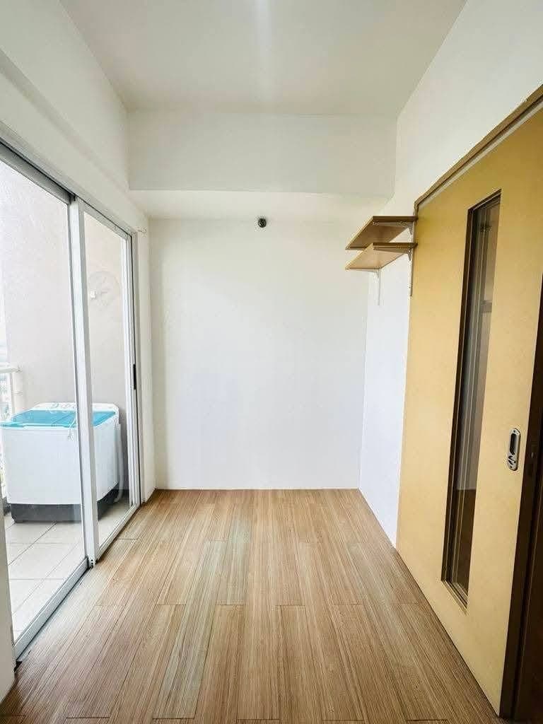 **FOR RENT | Cozy 1-Bedroom Condo with Balcony in Makati.** - photo 1