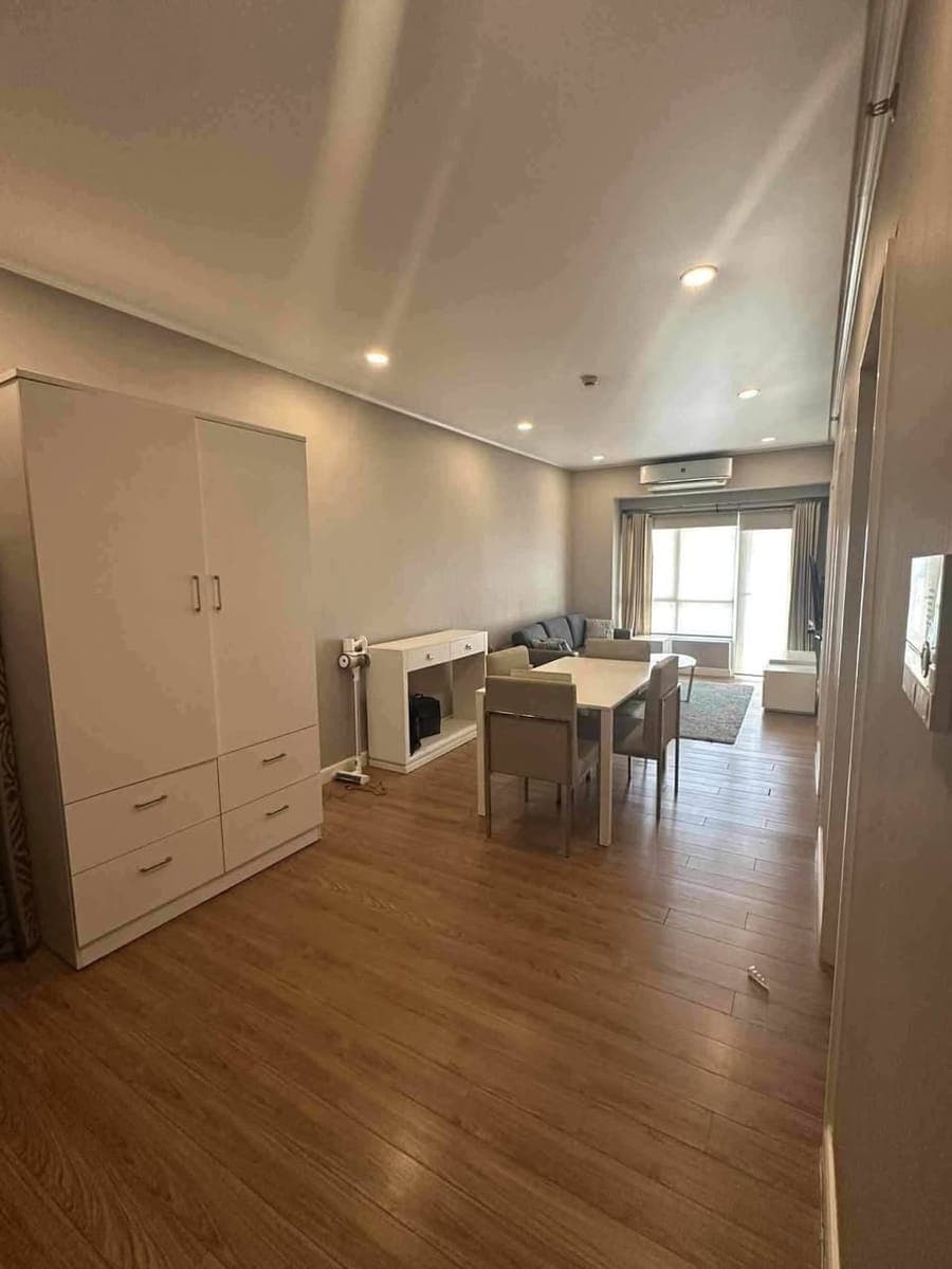 FOR RENT: 2BR Big Cut Corner Unit w/ Balcony - photo 1