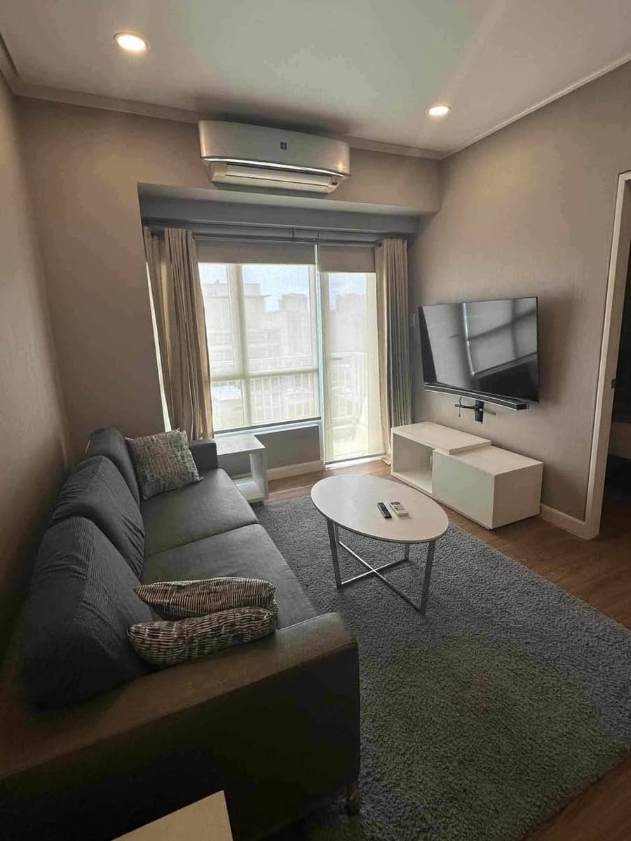 FOR RENT: 2BR Big Cut Corner Unit w/ Balcony - photo 3