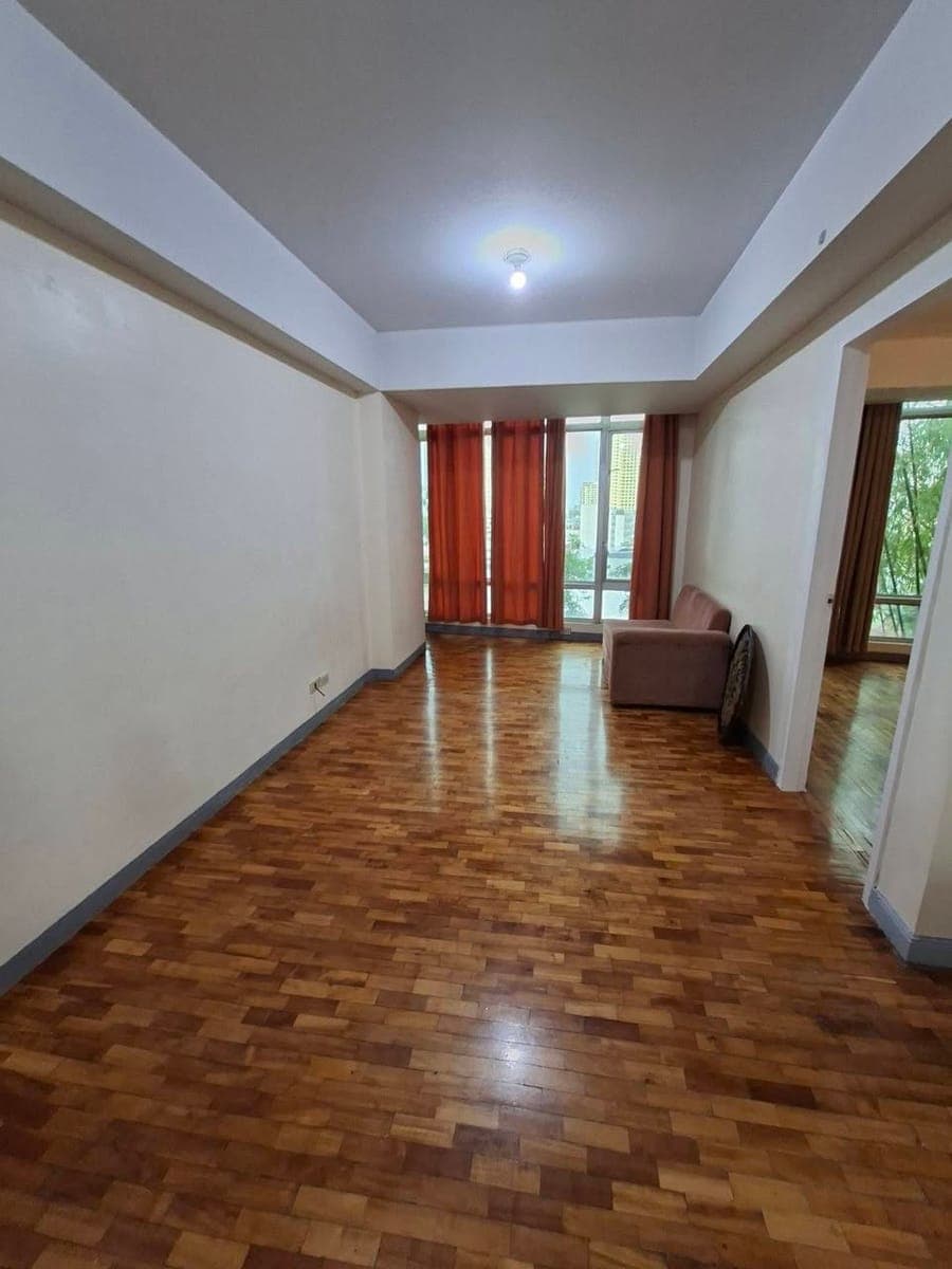 BE THE FIRST RENTER NEWLY RENOVATED UNIT - photo 1
