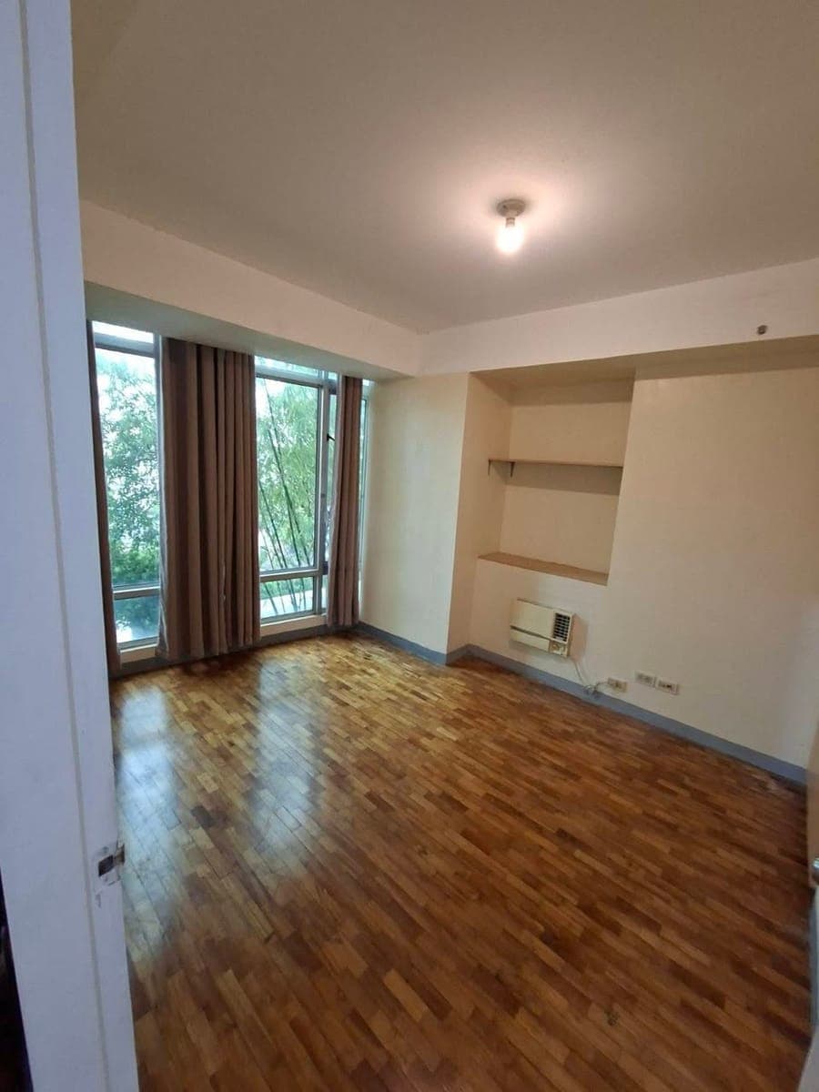 BE THE FIRST RENTER NEWLY RENOVATED UNIT - photo 2