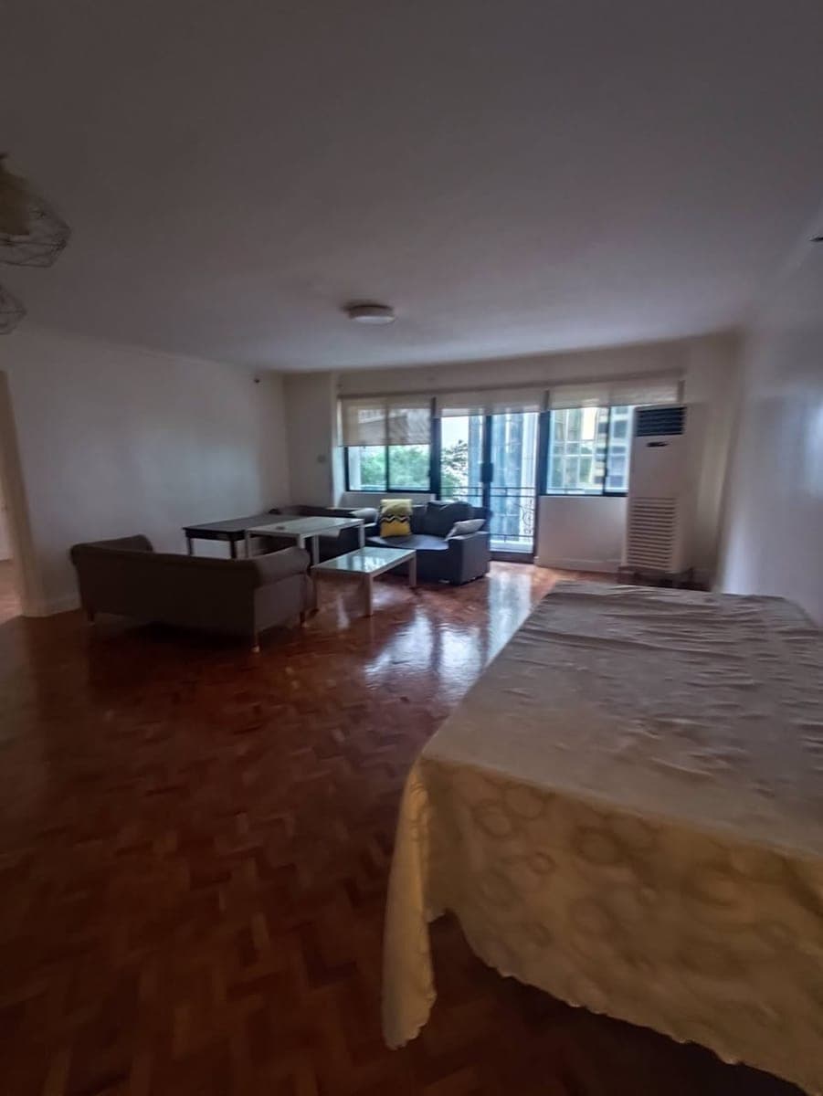 3Br & Parking 179sqm Salcedo Makati for rent lease Le Metropole - photo 1
