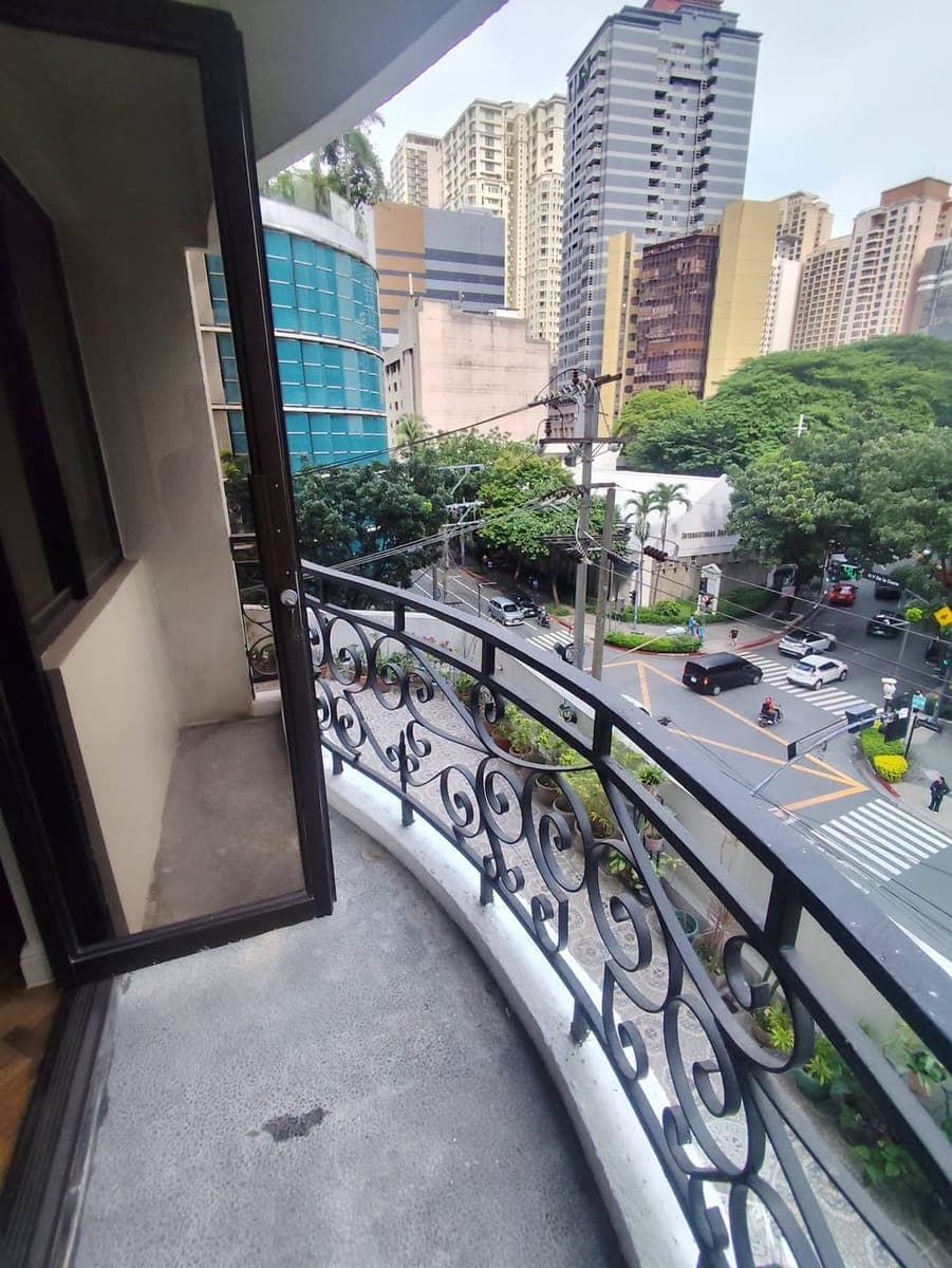 3Br & Parking 179sqm Salcedo Makati for rent lease Le Metropole - photo 3