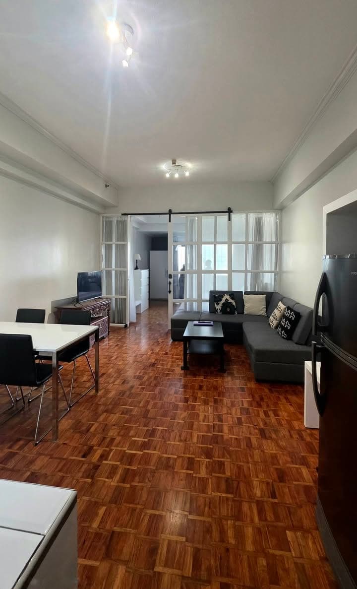 FOR RENT: Big Cut Condo Unit w/ Balcony - photo 3