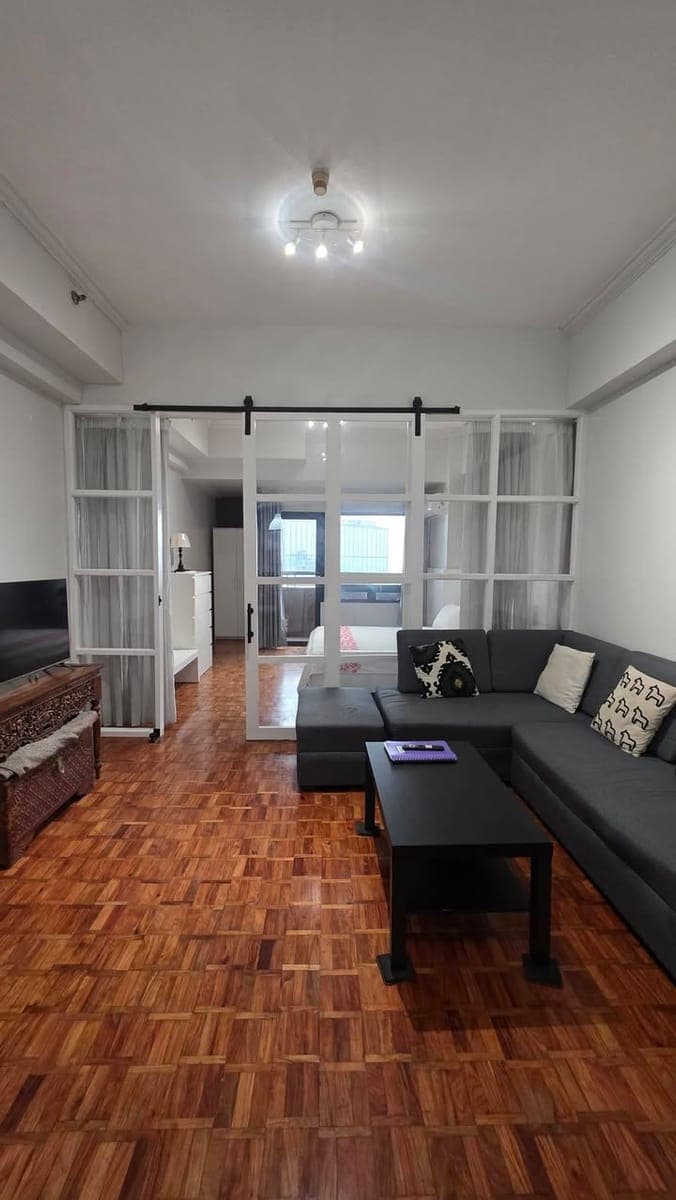FOR RENT: Big Cut Condo Unit w/ Balcony - photo 4