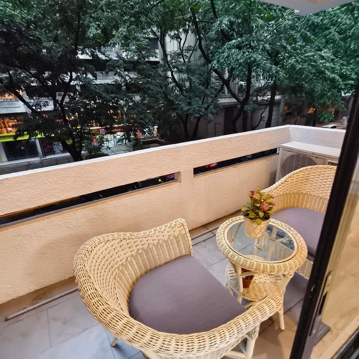GREENBELT CONDO FOR RENT IN MAKATI AT CENTURY PLAZA - photo 4