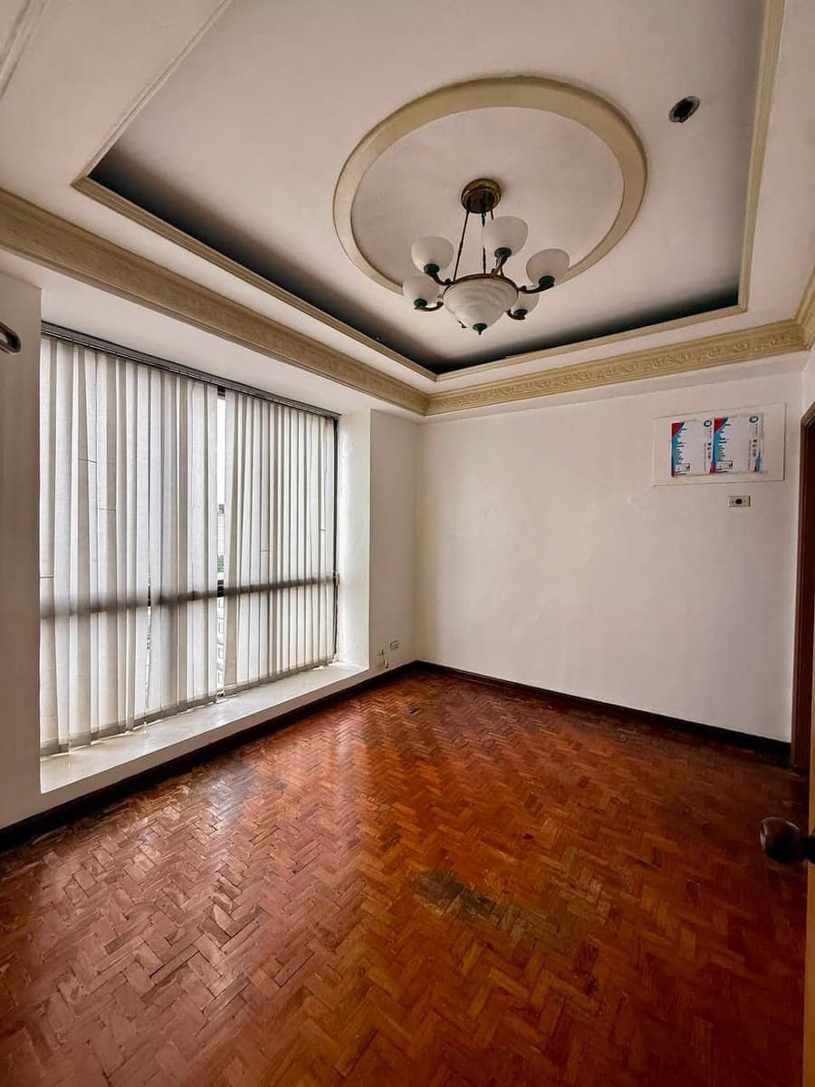 3 bedroom, 3 bath condo, 111 sq/m with parking slot. Open for rent or for sale - photo 1