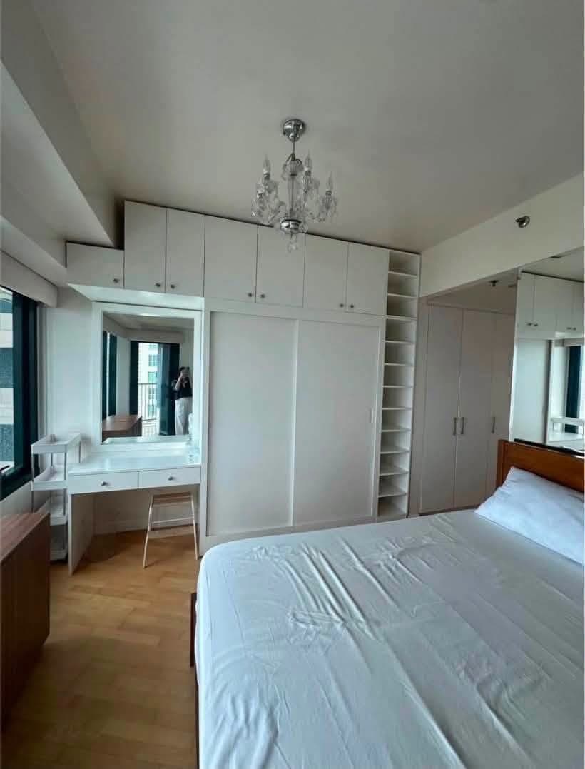 FOR LEASE & FOR SALE: Fully furnished 2 Bedroom unit at One Rockwell, Makati - photo 4