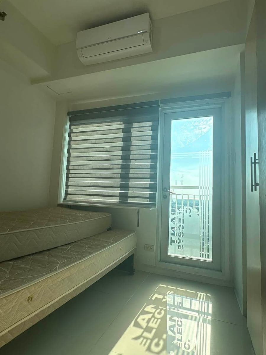 FOR LEASE GRASS RESIDENCES BESIDES SM NORTH EDSA - photo 1