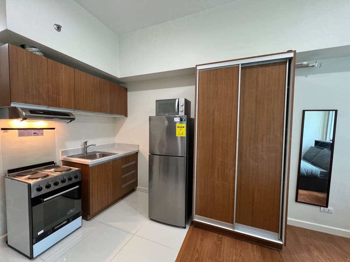 **Fully Furnished Studio Unit For Lease at Eton Tower Makati ** - photo 3