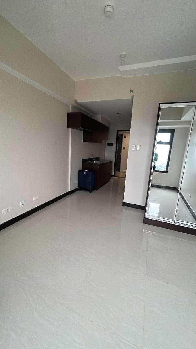 AURORA ESCALADES CUBAO FOR RENT 📌 READ DETAILS ⬇️ ⬇️ 16k DETAILS BELOW ⬇️ - photo 1