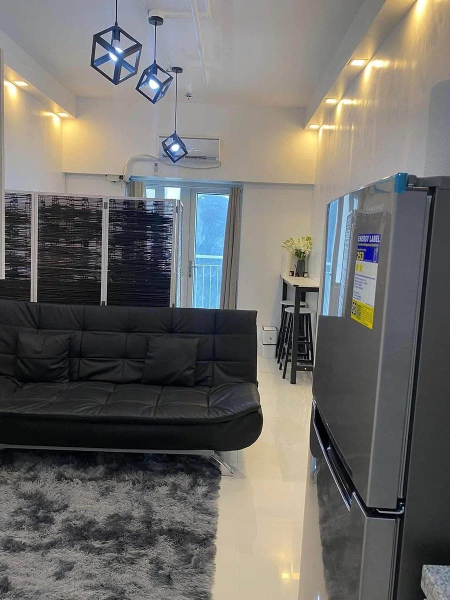 FOR RENT: Php. 19,500 including dues, Netflix & Internet - photo 3