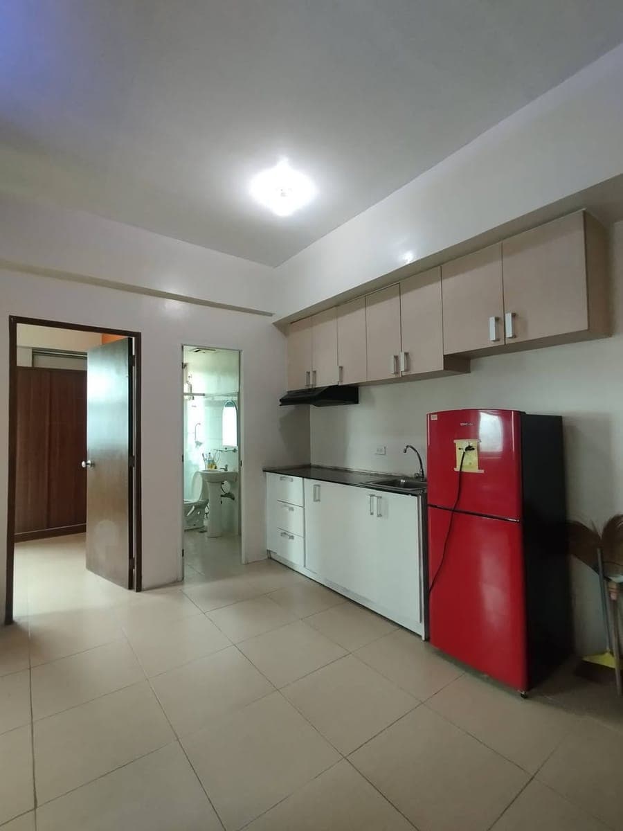 🏡 FOR LEASE | Spacious 1-Bedroom Unit - photo 2