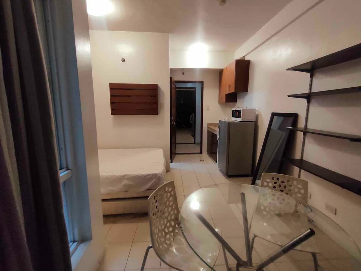 Studio type Semi furnished For Rent in Brgy Tejeros Makati City Very Near to Makati City Hall, Ayala... - photo 5