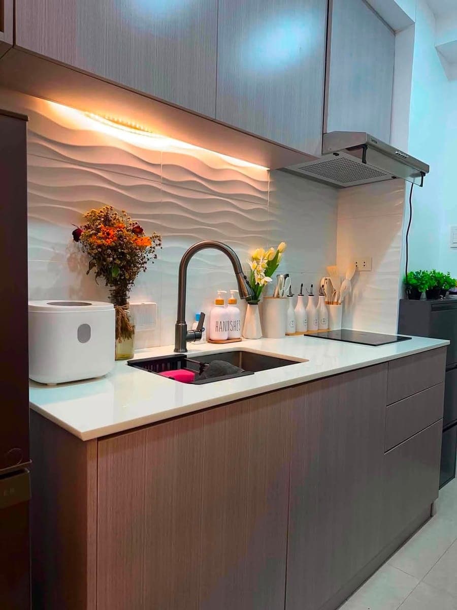 URGENT: Looking for 1 Female Condo Sharing Tenant (ASAP Move-In) - photo 1