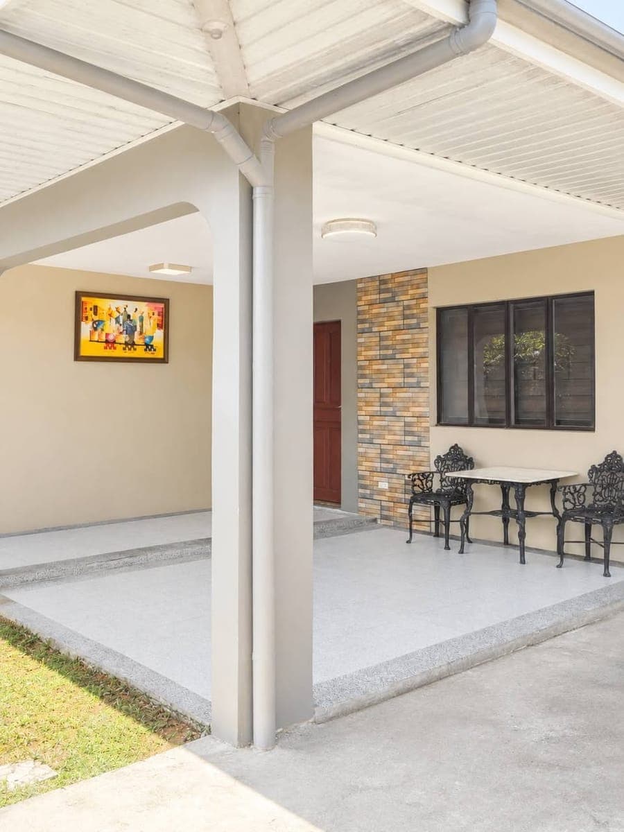 Bungalow for rent at Sitio Seville neopolitan brgy North fairview quezon city - photo 2