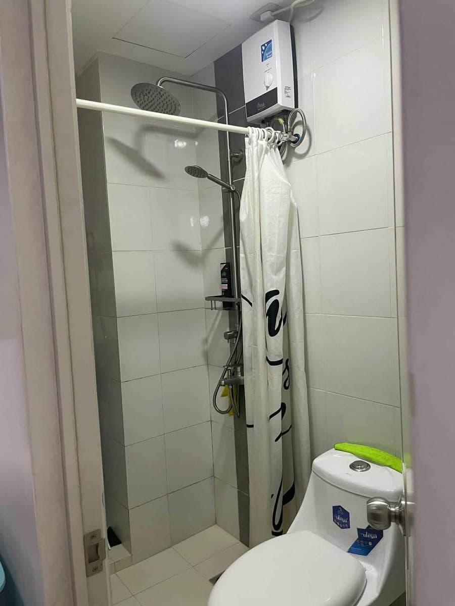 FOR RENT beside MRT kamuning - photo 5