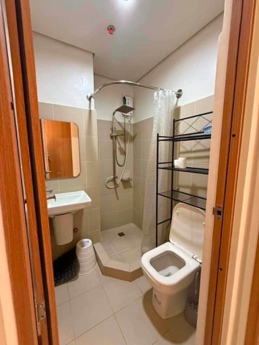 For Lease: Red Residences, Chino Roces Avenue, Makati - photo 2