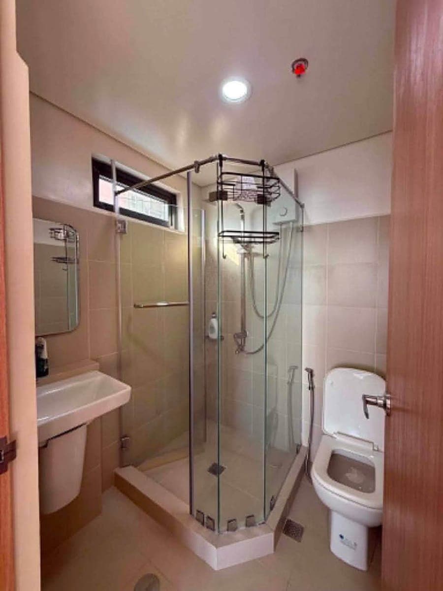 For Lease: Red Residences, Chino Roces Avenue, Makati - photo 3