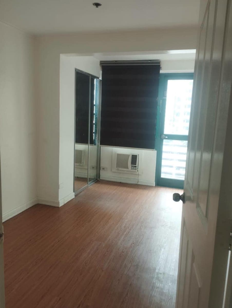 2bedroom makati condo big cut unit w balcony,  90sqm wide unit - photo 3