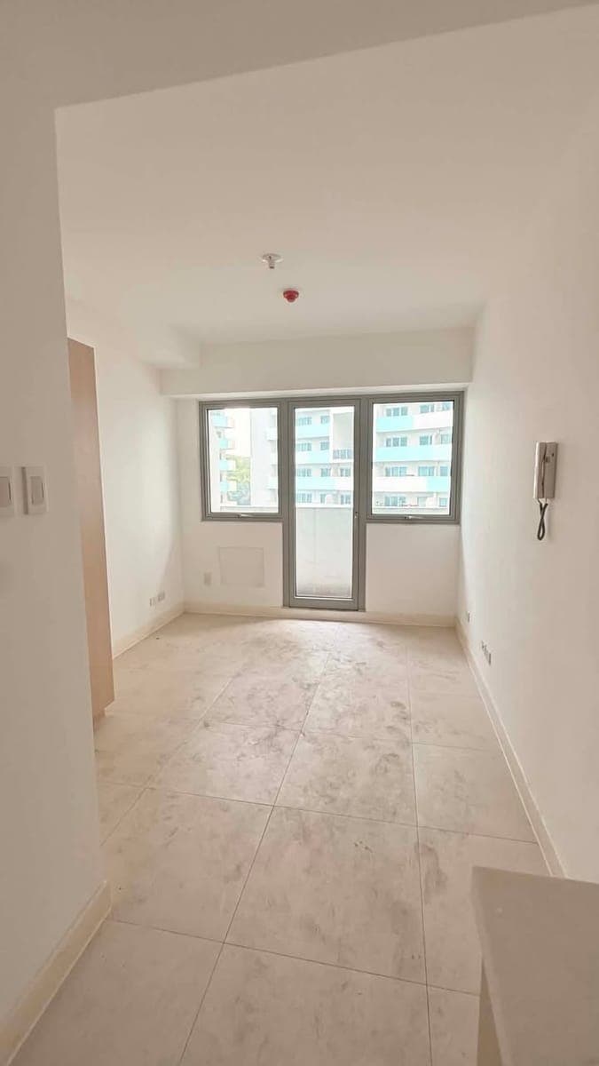 ‼️STUDIO UNIT with BALCONY and  PARKING for LEASE and SALE ‼️ - photo 1