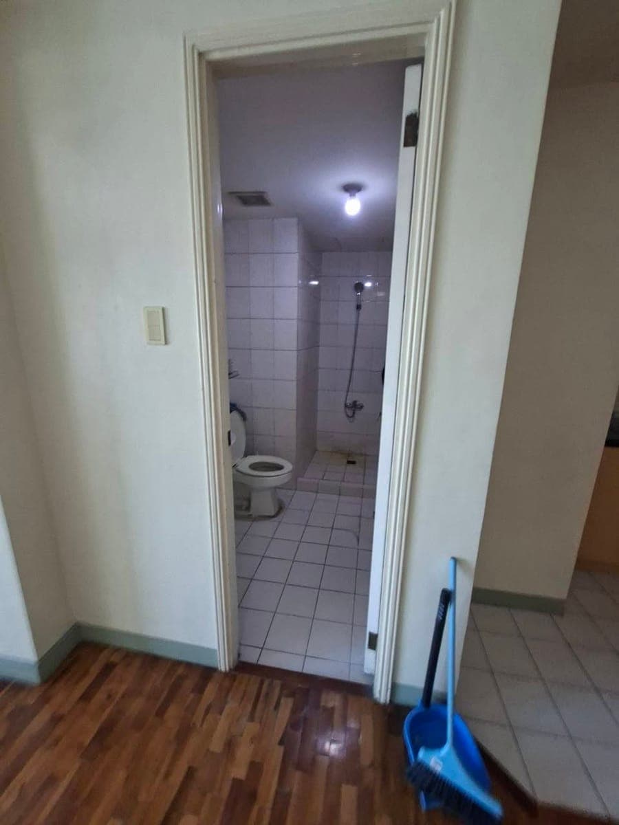 BIG SPACIOUS 1BEDROOM MAKATI CONDO - photo 3